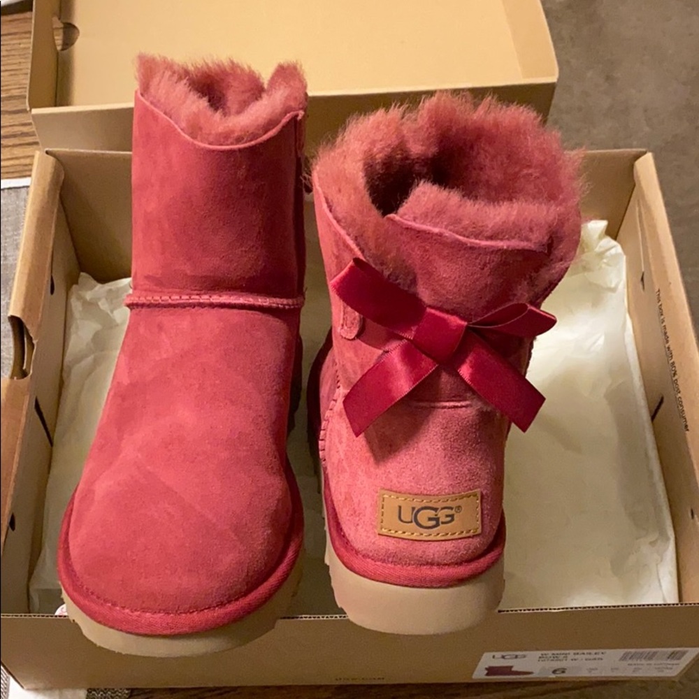 Garnet Mini Bailey Bow Uggs